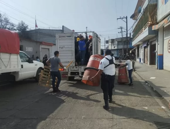 Mejora Policía Vial Estatal movilidad en la Central de Abasto con dispositivo “Barredora”
