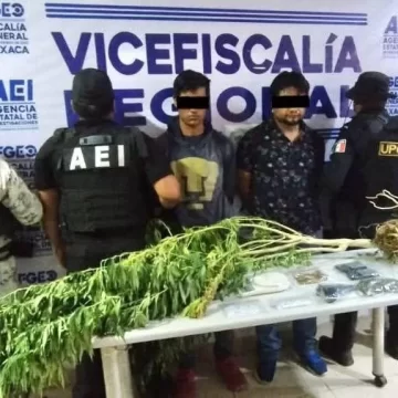 Fiscalía de Oaxaca realiza cateo en Santiago Suchilquitongo, Etla y detiene a dos personas.Colaboración interinstitucional de FGEO con DEFENSA, Guardia Nacional (GN) y Policía Estatal