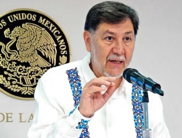 Respalda Senador Fernández Noroña a Nino Morales tras accidente de autobús