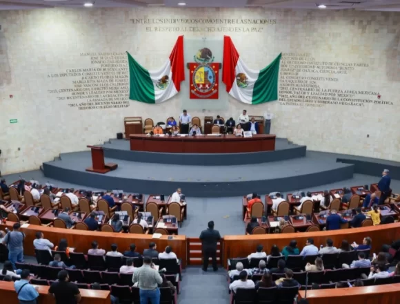 Mediante reforma a la Ley de Movilidad se busca prohibir la colocación de publicidad sexista o denigrante hacia la población usuaria del transporte público de Oaxaca