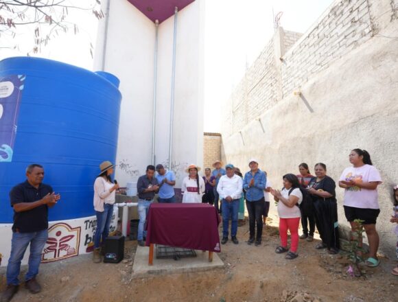 Santa Cruz Xoxocotlán garantiza acceso al agua con entrega de hidrantes móviles