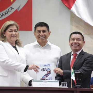 Recibe Congreso Segundo Informe de Actividades de la DDHPO