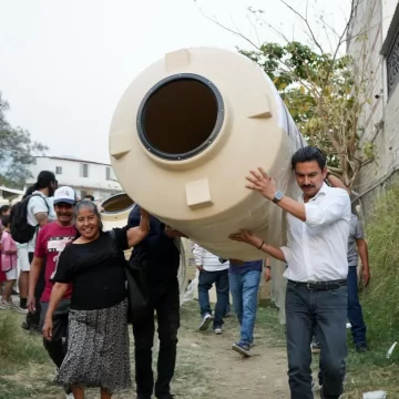 Entrega Ray Chagoya de 400 Tinacos a familias del Ejido Guadalupe Victoria: Un paso más hacia la transformación