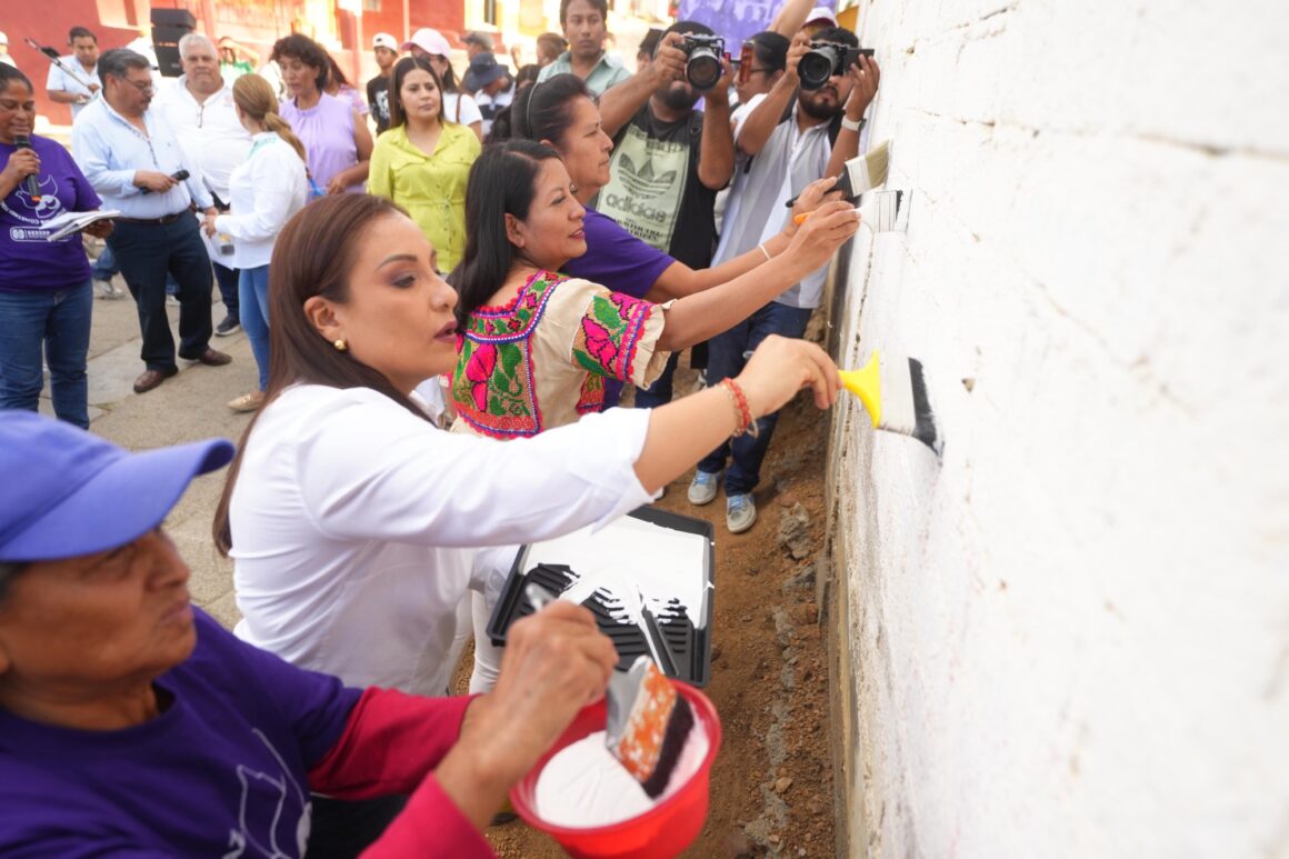 Calles de Arrazola cobrarán vida con murales pintados por Mujeres Artesanas por la Paz