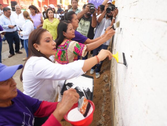 Calles de Arrazola cobrarán vida con murales pintados por Mujeres Artesanas por la Paz