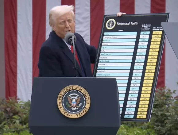 trump Trump pone el mundo de cabeza: hasta islas sin comercio con EE.UU. pagarán aranceles