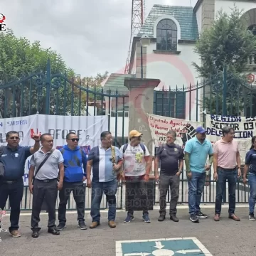 Maestros de la CNTE bloquean accesos a medios de comunicación en CDMX; exigen diálogo con Sheinbaum