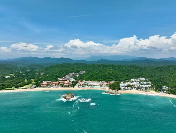 IMG-20250527-WA0010.jpg Obtiene Bahías de Huatulco certificación internacional para cuatro playas