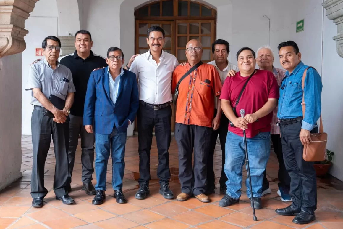 Se reúne Ray Chagoya con integrantes de la Asociación de Periodistas de Oaxaca
