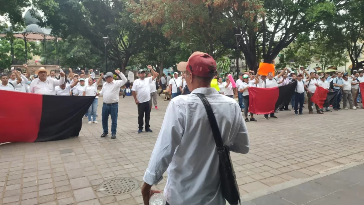 SEIEBO mantiene huelga que afecta a cerca de 14 mil estudiantes en Oaxaca