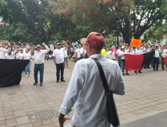 IMG-20250602-WA0042.jpg SEIEBO mantiene huelga que afecta a cerca de 14 mil estudiantes en Oaxaca