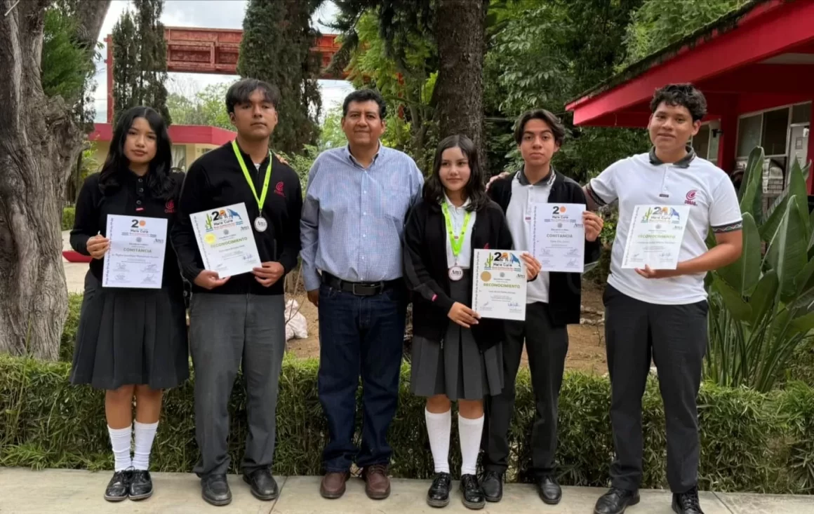 IMG-20250607-WA0019.jpg Obtienen estudiantes del Cobao oro, bronce y mención honorífica en Concurso Nacional de Química