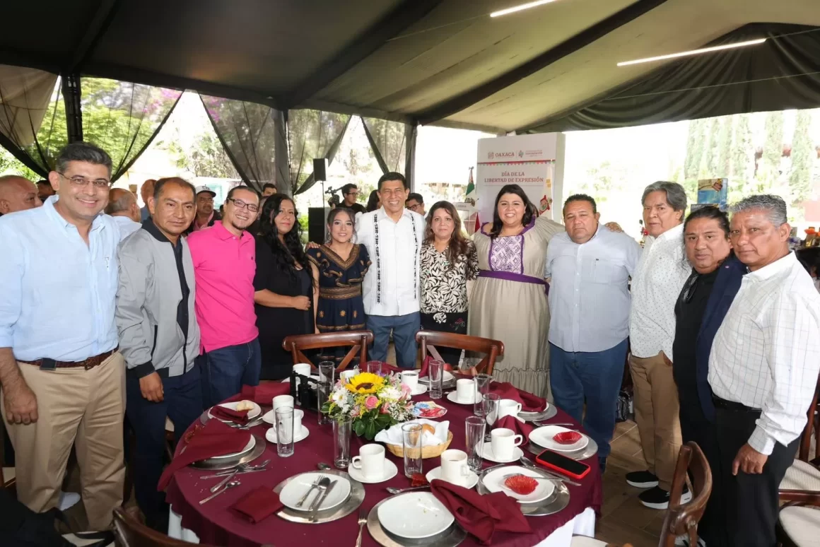 Construyen periodistas una sociedad libre, justa y consciente: Salomón Jara