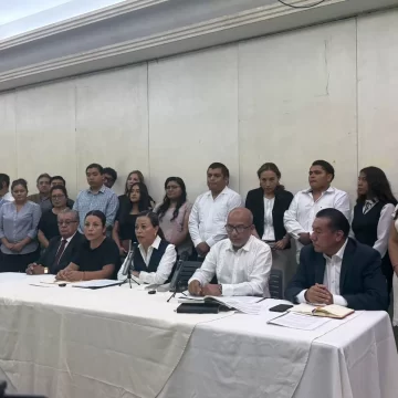 Escala conflicto familiar en la UABJO: directora acusa a su padre, ex rector Abraham Martínez Alavés, de orquestar su destitución