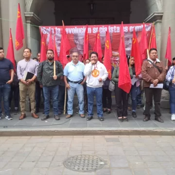 Protesta el FPR frente al Palacio de Gobierno ante cerrazón del gobierno estatal