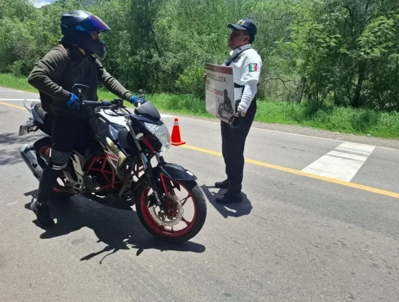 Intensifica Policía Vial Estatal concientización para prevenir accidentes en la carretera Oaxaca-Ixtlán