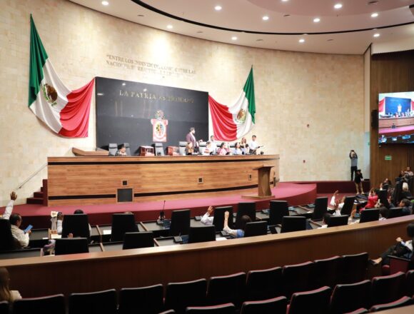 WhatsApp-Image-2025-07-08-at-16.40.18 Avala Parlamento de Oaxaca exhortos sobre seguridad, calidad de alimentos, precios justos, comercio exclusivo de artesanías y mezcales locales durante la Guelaguetza; y prohibición del matrimonio infantil