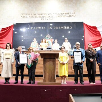 Congreso de Oaxaca reconoce a Teresa García Pinacho y Arturo Alfredo Ochoa Canales por su contribución a la riqueza cultural del estado con el Bani Stui Gulal
