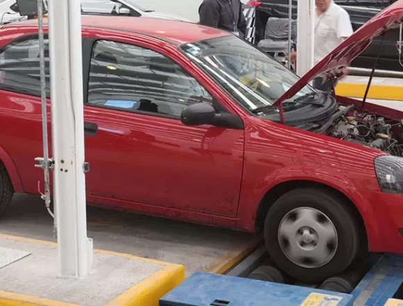 Ni retenes ni multas por verificación: Gobierno de Oaxaca desmiente rumores y advierte sobre fraudes