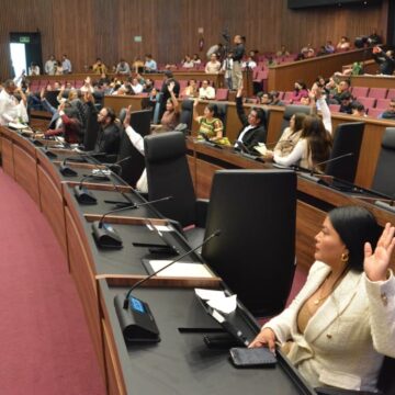 Parlamento de Oaxaca exhorta a CFE para asegurar suministro eléctrico en el estado y contra el fraude educativo en escuelas privadas