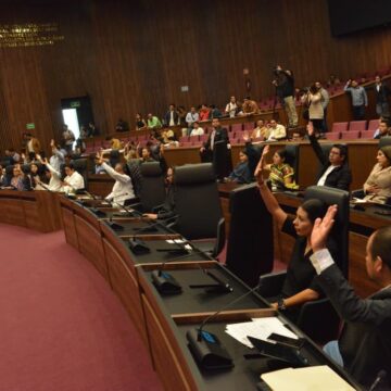 Avala Legislatura designación de autoridad municipal y encargada de despacho en la Mixteca, así como un cambio de nombre de localidad en la Sierra Sur