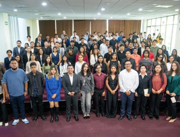 Congreso local recibe a estudiantes de derecho de la Universidad La Salle
