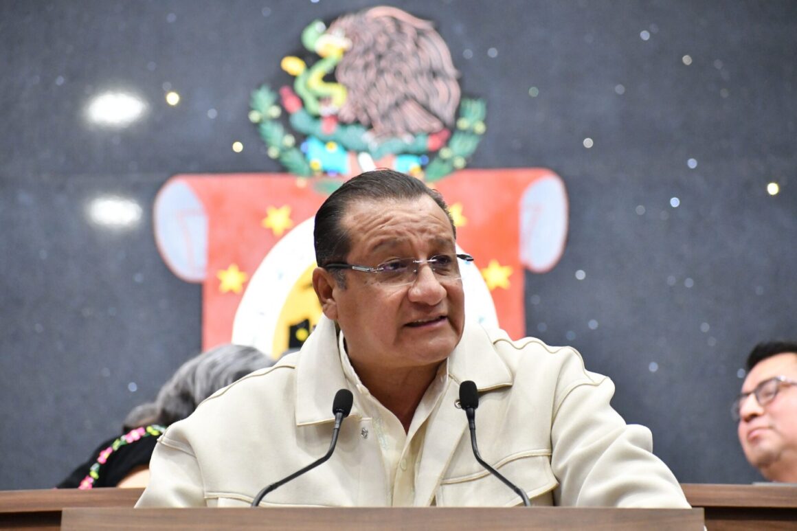 Parlamento local exhorta a autoridades escolares a cumplir la prohibición de comida chatarra en planteles educativos