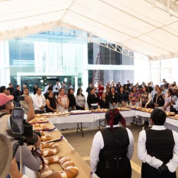 Comparten la tradicional Rosca de Reyes en el Congreso del Estado y refrendan compromiso con la ciudadanía
