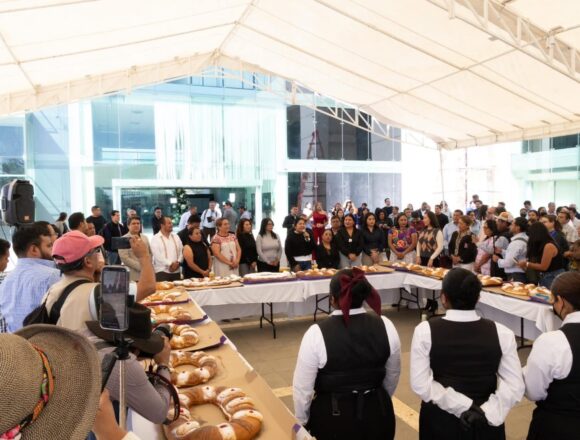 Comparten la tradicional Rosca de Reyes en el Congreso del Estado y refrendan compromiso con la ciudadanía