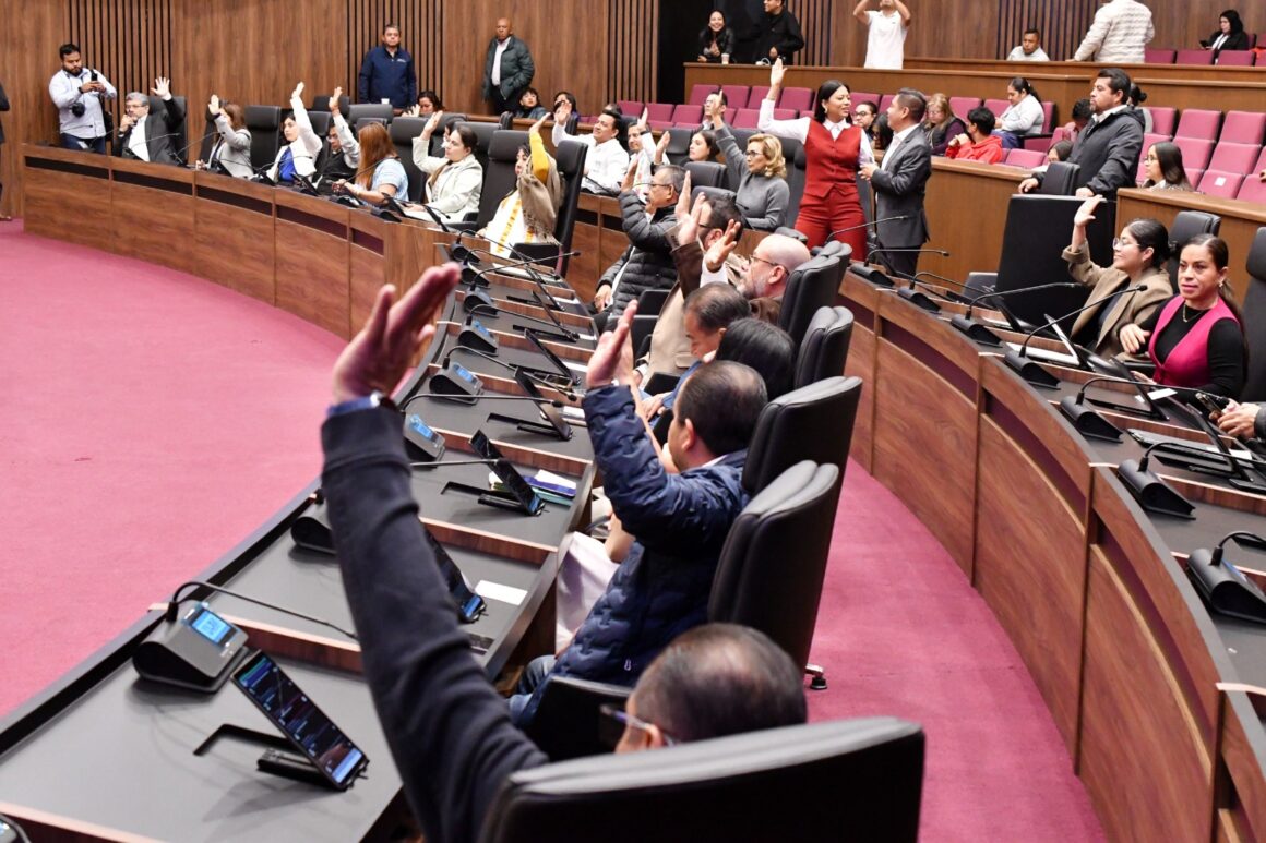 Congreso local aprueba calendario de comparecencias por Glosa del Tercer Informe de Gobierno