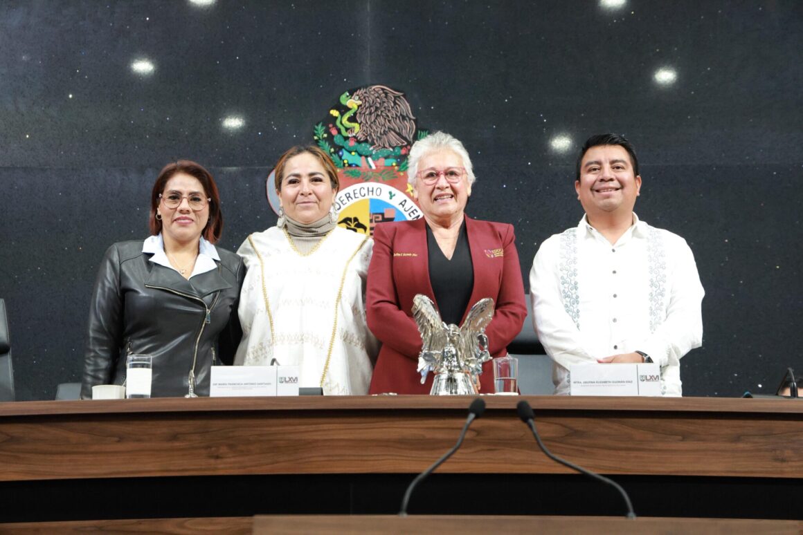 Titular de la SEP informa avances en educación media superior y superior ante el Congreso de Oaxaca