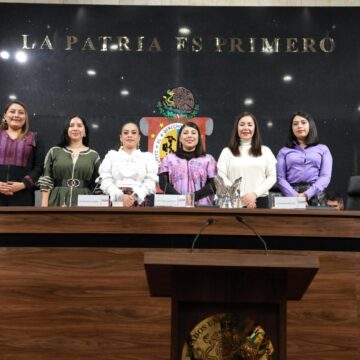 Rinde informe la secretaria de las Mujeres ante el Congreso del Estado.