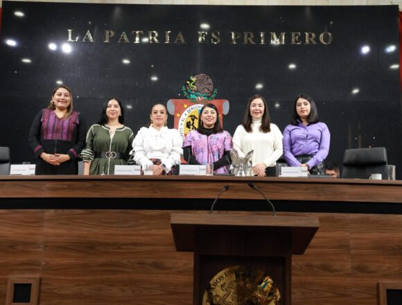Rinde informe la secretaria de las Mujeres ante el Congreso del Estado.