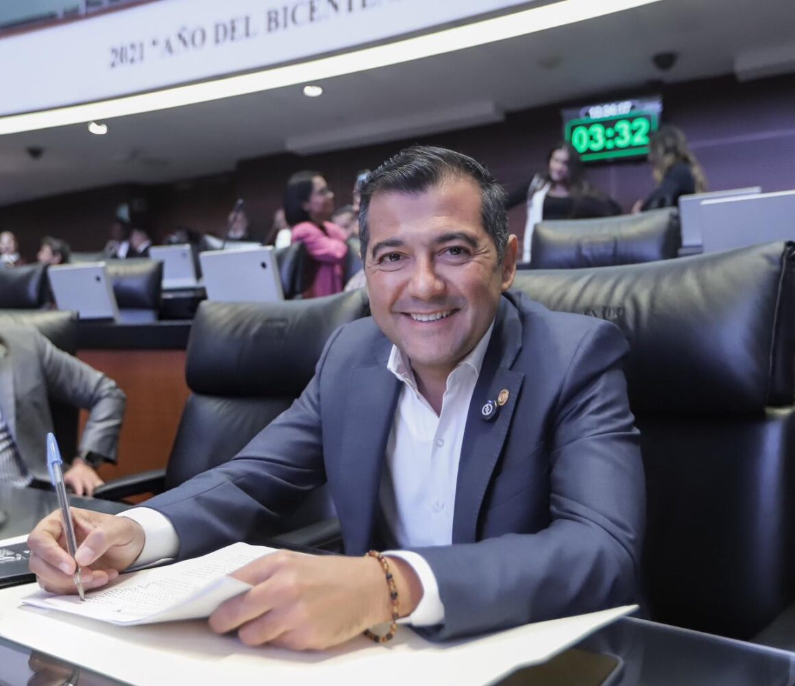 WhatsApp Image 2026-03-30 at 16.03.46 Informa Luis Alfonso Silva Romo avances desde el Senado: adiós a la burocracia y paso a la innovación