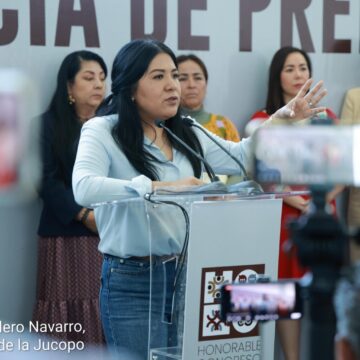 e32368e2-bced-45d4-bbbc-c709c480cd0b-1536x1024 Congreso local no ratificó a la presidenta municipal de San Agustín Amatengo: Tania Caballero Navarro