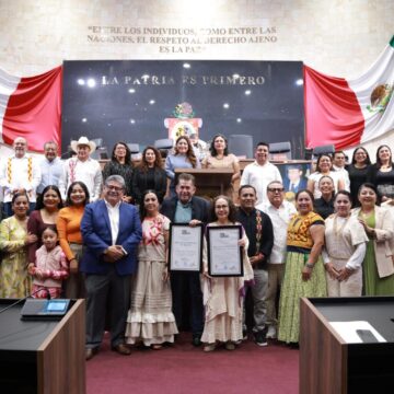 2f73e7b5-5bea-4a30-8f88-1463d78df489-1536x1024 En Sesión Solemne, Congreso local entrega reconocimientos por destacadas trayectorias en el deporte y la cultura