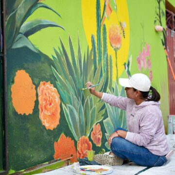Encabeza Salomón Jara Mega Tequio por la Tierra y Murales Mundialistas en la colonia Lomas de Santa Rosa