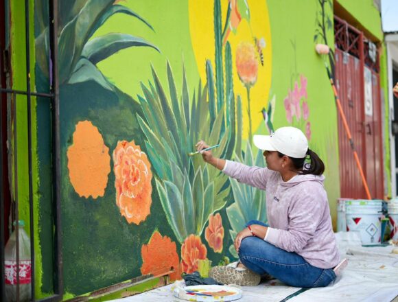 Encabeza Salomón Jara Mega Tequio por la Tierra y Murales Mundialistas en la colonia Lomas de Santa Rosa