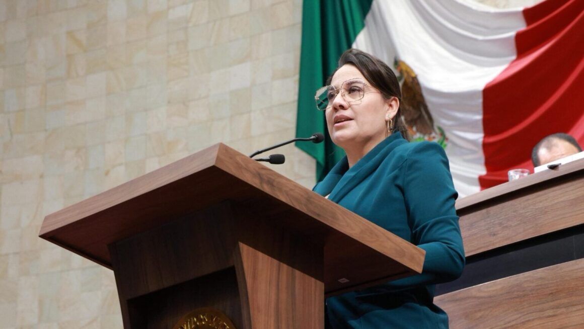 WhatsApp-Image-2026-04-24-at-09.43.23-1-1536x866 Proponen en el Congreso local una licencia que autorice conducir simultáneamente vehículos particulares y motocicletas