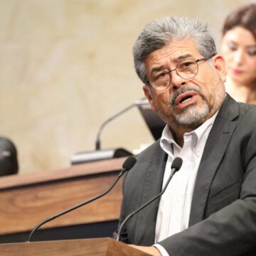 Presentan iniciativa para reconocer ciudadanía oaxaqueña a hijas e hijos de migrantes nacidos en el extranjero