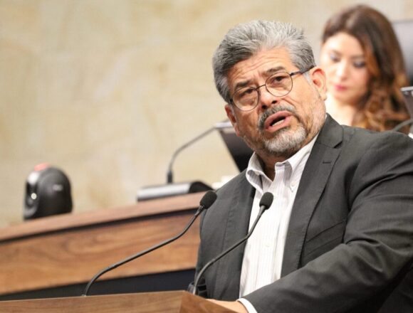 Presentan iniciativa para reconocer ciudadanía oaxaqueña a hijas e hijos de migrantes nacidos en el extranjero