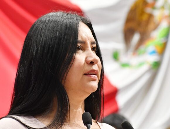 Presentan iniciativa para regular el uso responsable de celulares y dispositivos electrónicos en escuelas de Oaxaca