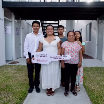 260708_Foto_04_Infonavit_Entrega_Vivienda_SLP INFONAVIT REALIZA ENTREGA DE VIVIENDAS DEL BIENESTAR A DERECHOHABIENTES DE SAN LUIS POTOSÍ