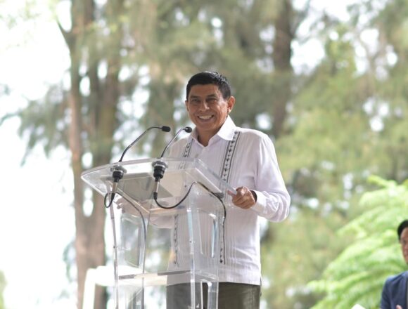 Anuncia Salomón Jara 256 millones de pesos más para la UABJO