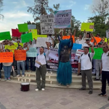Trabajadores de la UTVCO mantienen paro indefinido y dan voto de confianza al Gobierno de Oaxaca