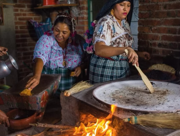 Tianguis Gastronómico “Oaxaca de Mil Sabores” reunirá la riqueza culinaria de las ocho regiones del estado.