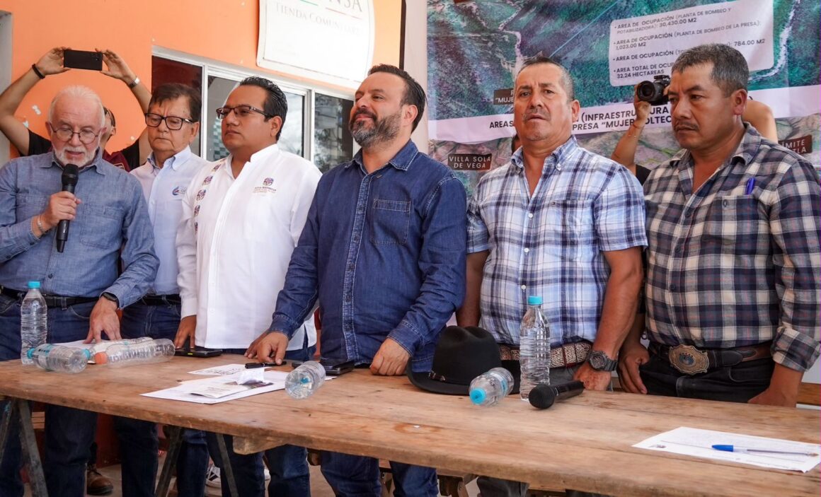 Ratifican municipios de la Sierra Sur construcción del acueducto de la presa Mujer Solteca