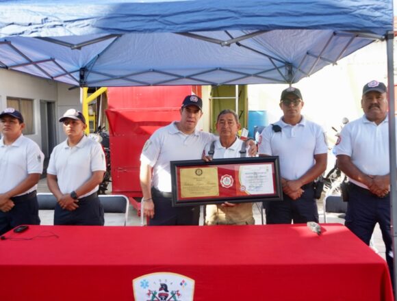 Reconoce SSPC trayectoria del bombero Patricio López tras 34 años de servicio