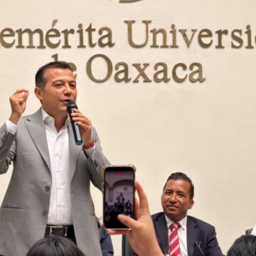 Participa Luis Alfonso Silva Romo en la inauguración del Concurso Estatal de Oratoria “Perspectiva 270” en la BUO