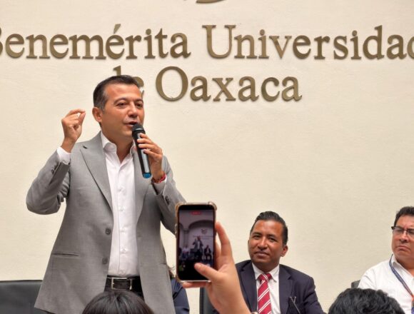 Participa Luis Alfonso Silva Romo en la inauguración del Concurso Estatal de Oratoria “Perspectiva 270” en la BUO